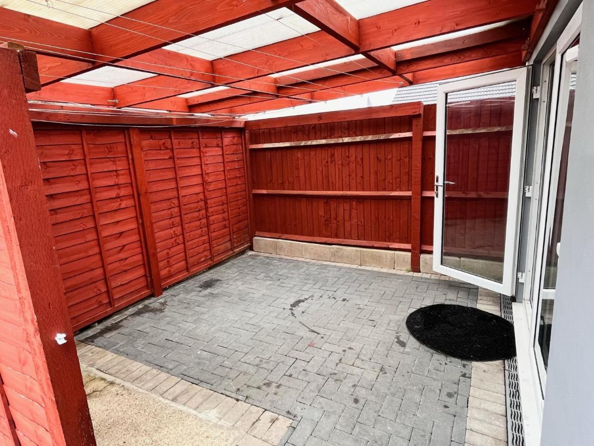 Full Studio Near Heathrow Airport & London Hayes  Exterior foto
